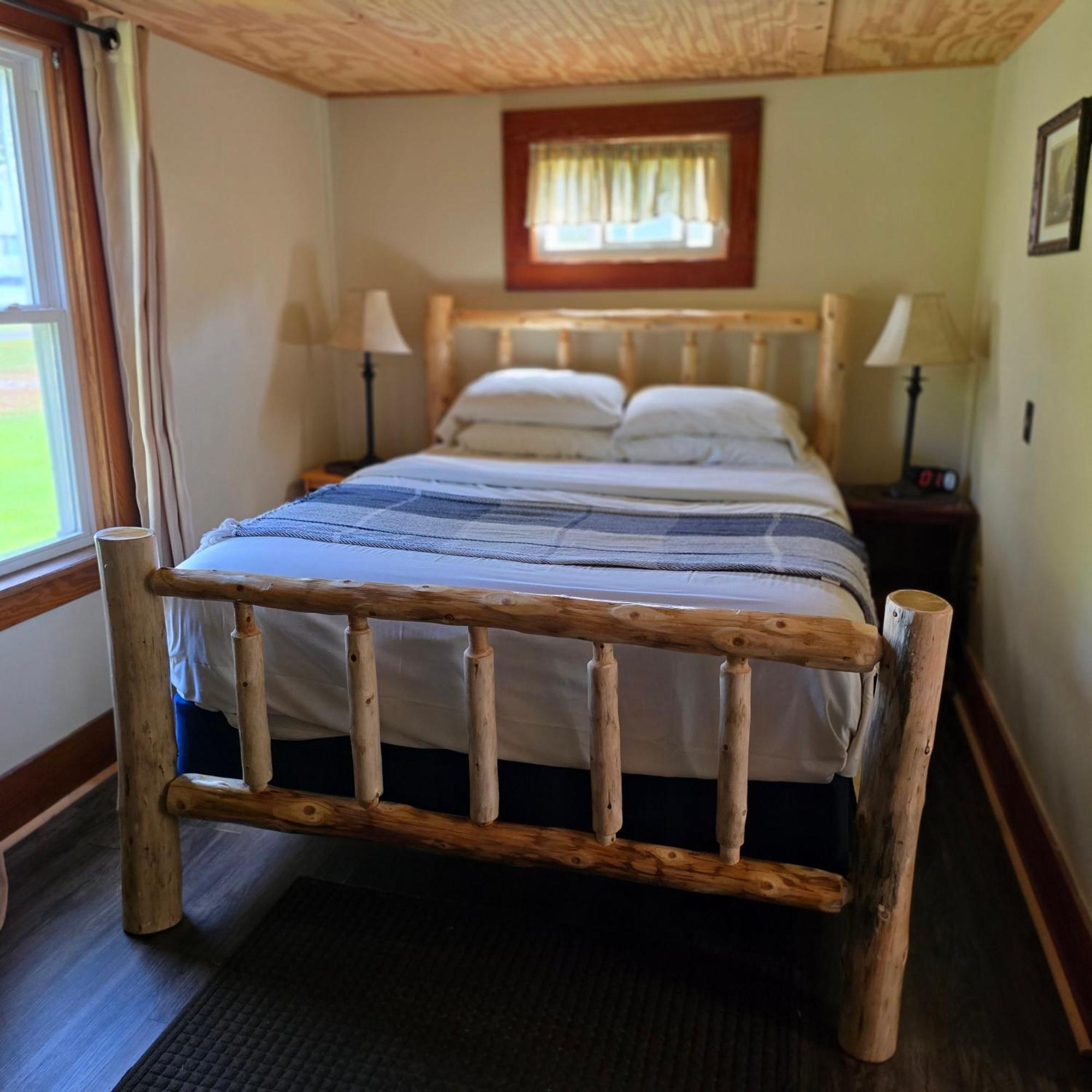 Paddler'S Rest Lakeside Cabins And Motel Long Lake Room photo